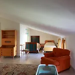فندق مبيت وإفطار Vaarak 3*
