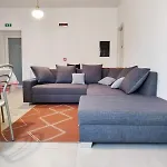 Vaarak بوسا