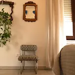 فندق مبيت وإفطار Vaarak