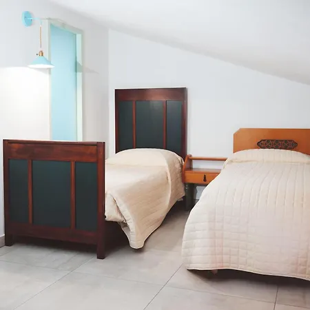Vaarak Bed and breakfast 3*