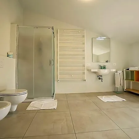 Vaarak Bed and breakfast