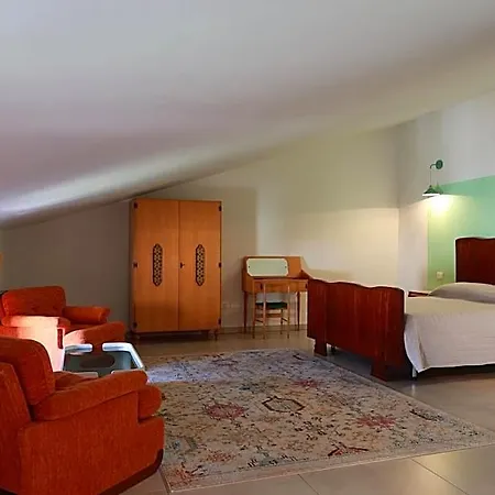 Vaarak Bed & Breakfast 3*